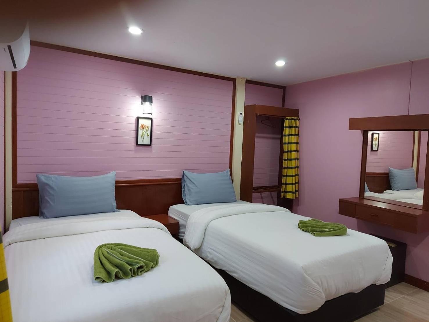 Haad Somboon House Hotel Bang Saphan Exterior foto