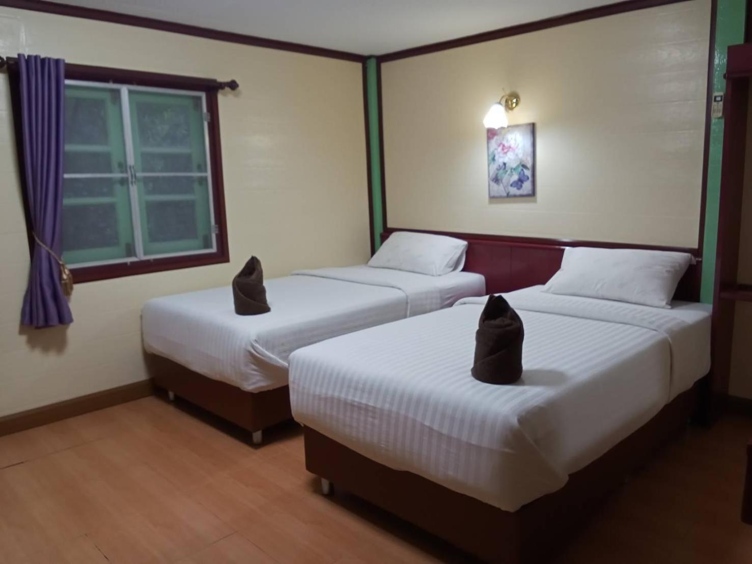 Haad Somboon House Hotel Bang Saphan Exterior foto