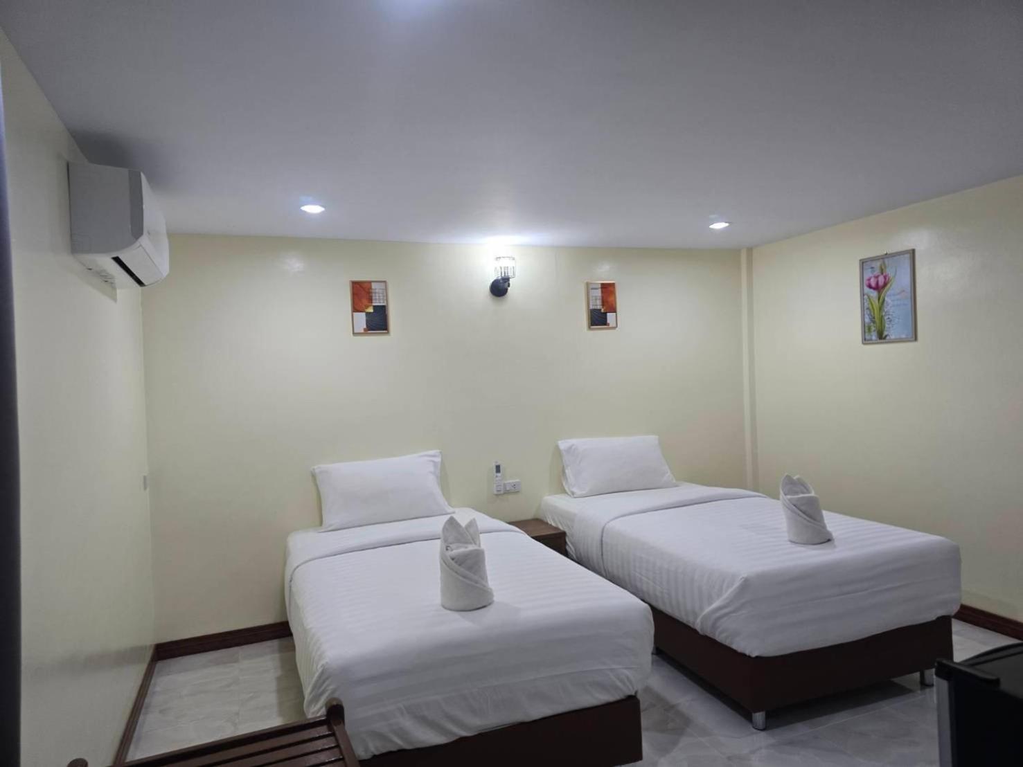 Haad Somboon House Hotel Bang Saphan Exterior foto