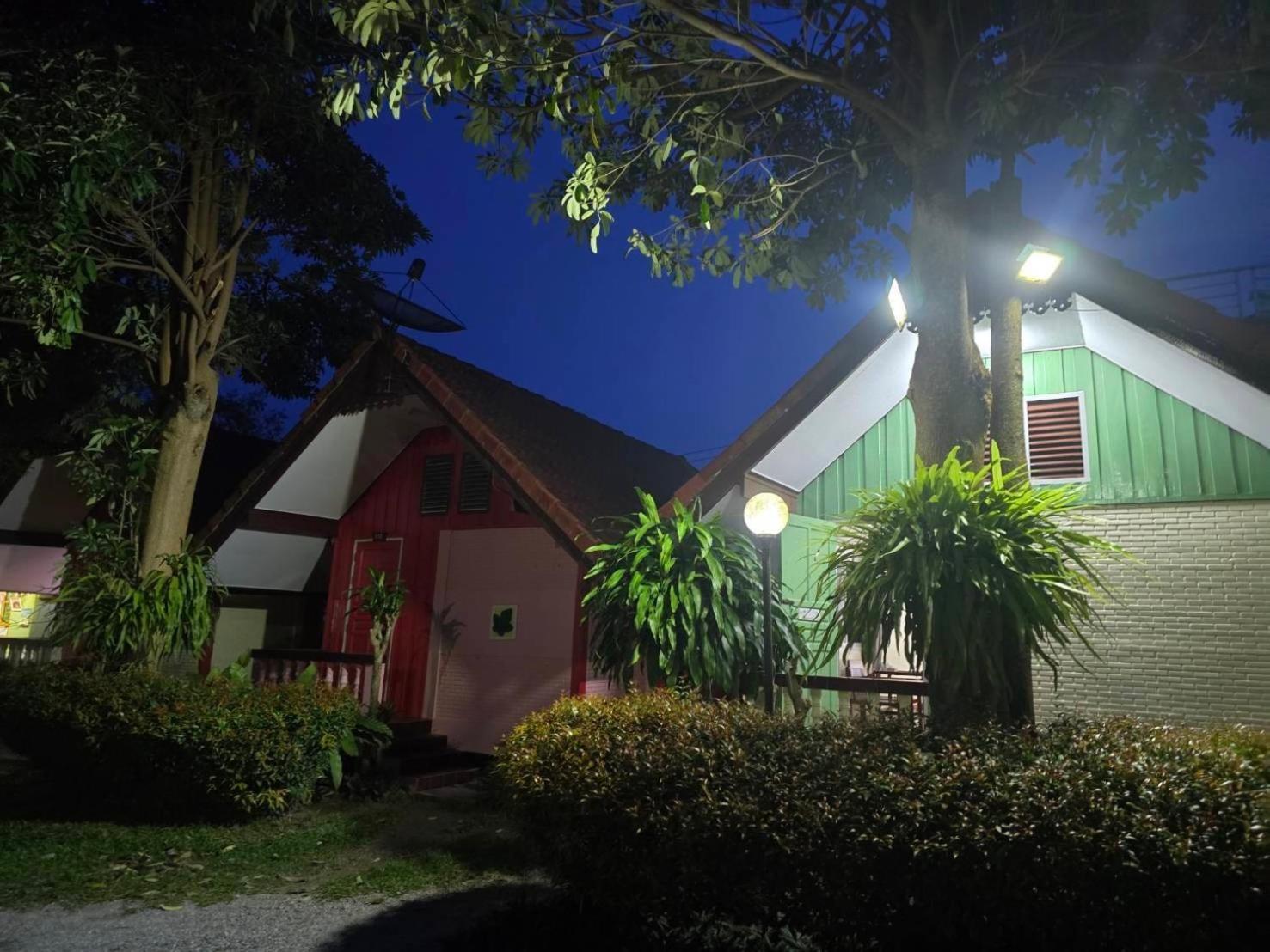 Haad Somboon House Hotel Bang Saphan Exterior foto