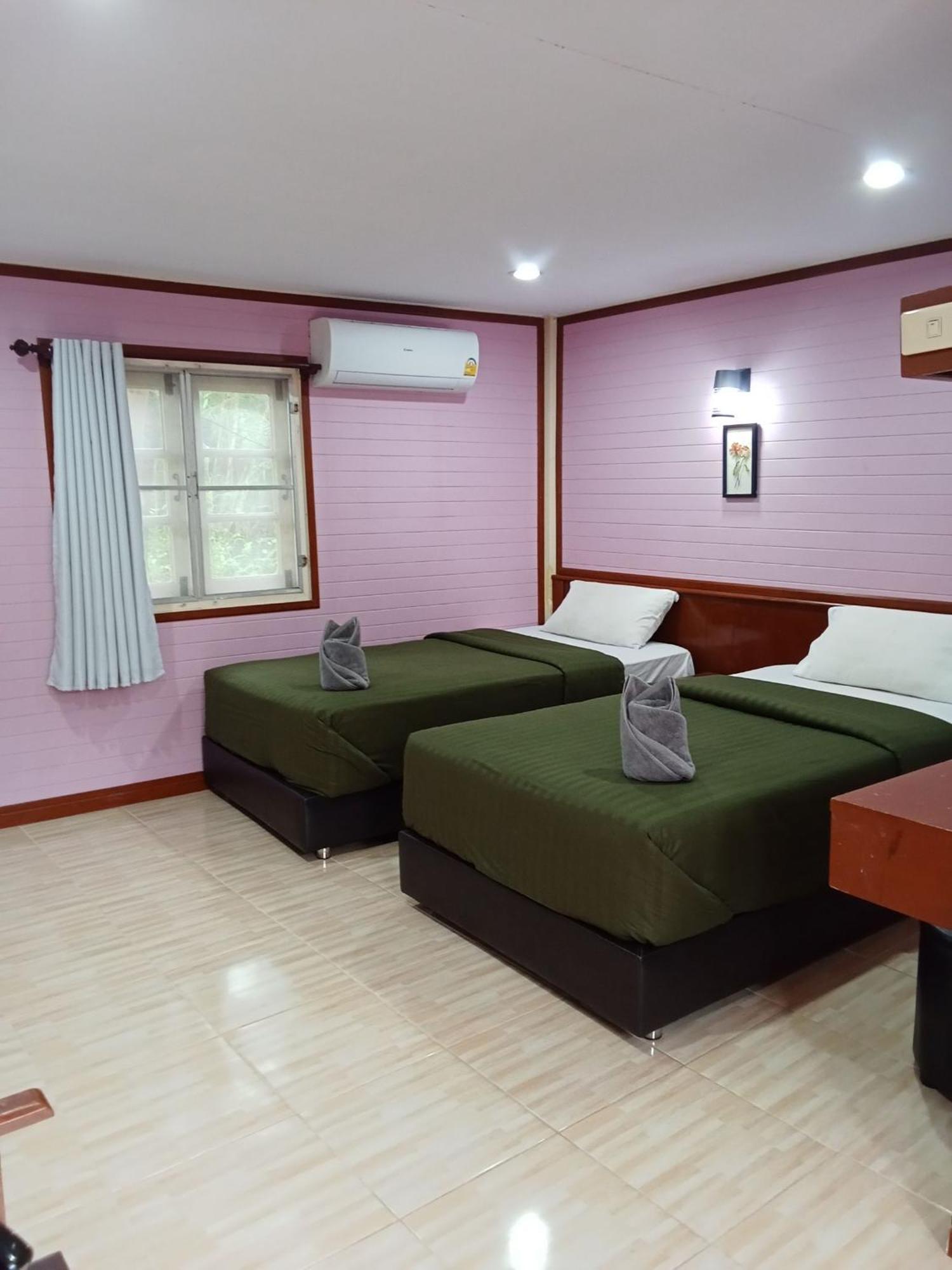 Haad Somboon House Hotel Bang Saphan Exterior foto