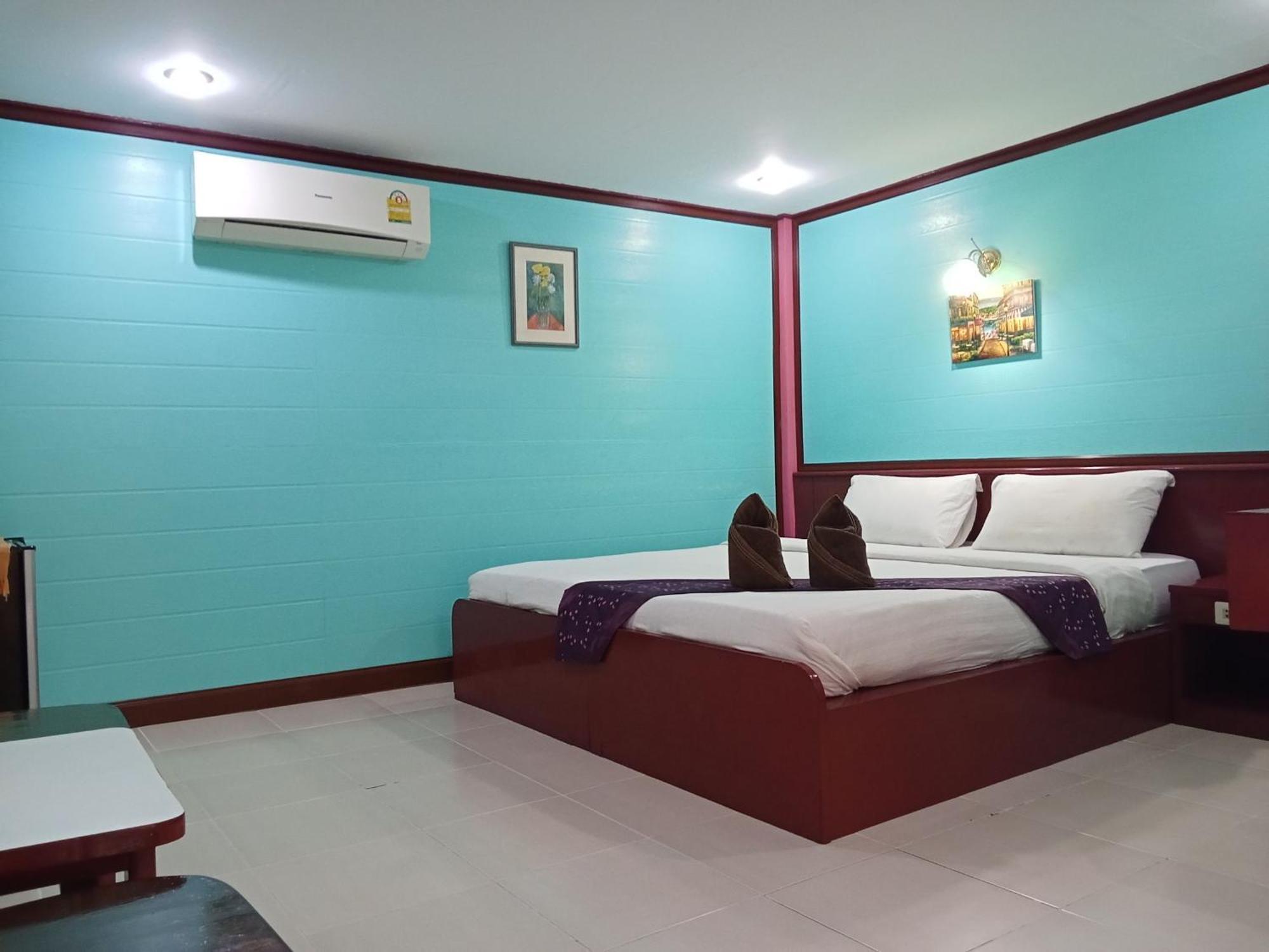 Haad Somboon House Hotel Bang Saphan Exterior foto