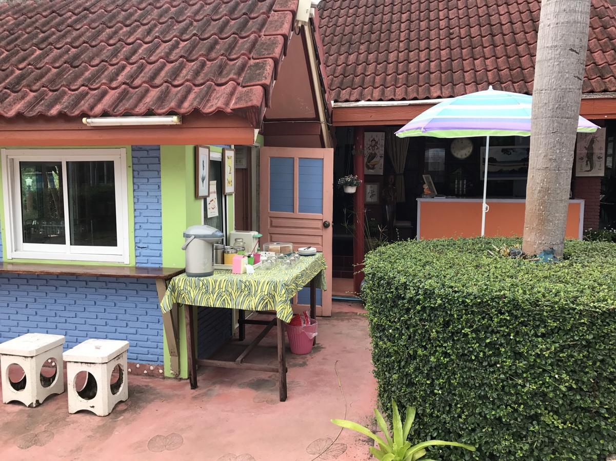 Haad Somboon House Hotel Bang Saphan Exterior foto