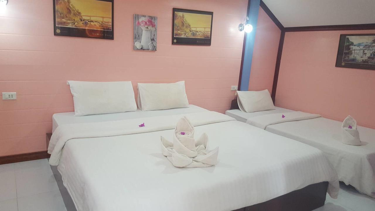 Haad Somboon House Hotel Bang Saphan Exterior foto